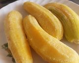 A picture of step 3 of Shallow Fried Green Bananas.