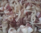 Foto del paso 3 de la receta: Carnes encebolladas con puré