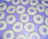 Foto langkah ke 5 dari resep Donat Pisang Wijen.