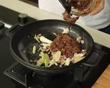 Foto langkah ke 5 dari resep Sohun Ayam Claypot Devina Hermawan.