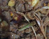 Foto langkah ke 4 dari resep Tumis Pedas/Oseng Mercon Daging Sapi dan kentang.