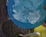 Foto langkah ke 3 dari resep Strawberry Mojito.