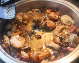 Foto del paso 5 de la receta: Contramuslos de pollo con tomate y setas variadas