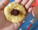 Foto langkah ke 3 dari resep Bola bola pisang coklat.