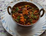 A picture of step 10 of Cauliflower n green peas kolhapuri masala gravy.
