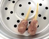 รูปขั้นตอนการทำที่ 3 ของ หมูสับพันข้าวโพดอ่อน (อาหารเด็ก/ก่อนขวบไม่ปรุง)