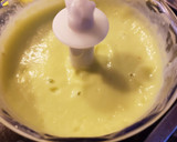 Foto del paso 5 de la receta: Crema de calabacín con aguacate y cacahuetes