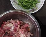 Foto langkah ke 1 dari resep Tumis Daging Sapi & Kacang Panjang.