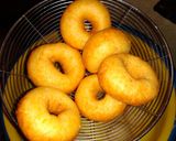 Foto langkah ke 8 dari resep Donat ala ibukQ.