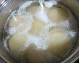 Foto del paso 1 de la receta: Papas con crema de acelga y champiñones