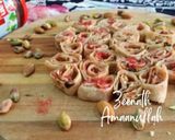 A picture of step 2 of Roti Jam Rolls.