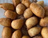 A picture of step 4 of Doughnut balls.