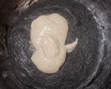 Foto langkah ke 2 dari resep Charcoal Wijen Chili Flakes Cheese Sourdough Bread (Open Bake Method).