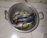 Foto langkah ke 1 dari resep Kembung Suir Sambal Daun Bawang.