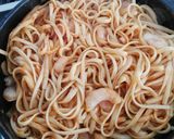 Foto del paso 7 de la receta Tallarines a la marinera con almejas y gambas