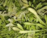 Foto langkah ke 2 dari resep Tumis bunga kates endezzzz.