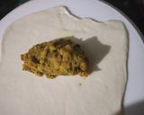 A picture of step 5 of Dahi Lukhmi.