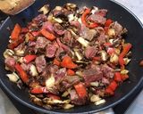 Une image de l'étape 11 de Bœuf sauté au poivron rouge, trevisana et épices italiennes.