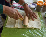 Foto del paso 1 de la receta: Rollitos de aguacate nueces y miel