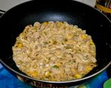A picture of step 8 of White Sauce Pasta.