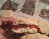 Foto del paso 13 de la receta: Alfajores de chocolate blanco rellenos con dulce de membrillo