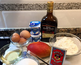 Foto del paso 1 de la receta: Bizcocho relleno de mango y vainilla