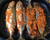 Foto langkah ke 7 dari resep Kembung Panggang Pedas.