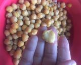 A picture of step 2 of Boiled chanay.
