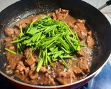 Hình bước làm 3 của món Tim cật xào hẹ