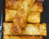 A picture of step 6 of Chicken & veges rolls.
