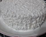 Foto del paso 9 de la receta: Torta de cumpleaños: duraznos con crema y dulce de leche