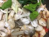 ไก่ผัดเครื่องต้มยำ