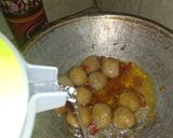 Foto langkah ke 3 dari resep Tumis Bakso Asam Manis.