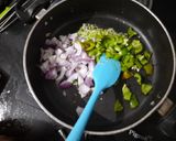 A picture of step 4 of Pasta with white sauce.