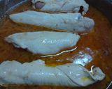 Foto del paso 3 de la receta Rollitos de pechugas de pollo con salchichas de jamón al tomillo