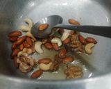 A picture of step 2 of Instant Carrot Halwa.