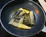 Lazac, póréhagymás szószban recept fázis 8 fotója