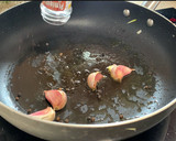 Foto del paso 3 de la receta: Muslos de pollo en escabeche