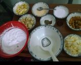 A picture of step 1 of Cream fruit chaat.