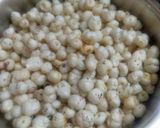 A picture of step 1 of Classic Salted Makhana.
