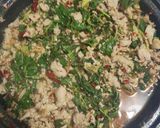 รูปขั้นตอนการทำที่ 5 ของ ผัดกระเพราหมู(พริกแห้ง) #เมนูข้าวกล่อง🍱