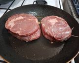 Foto del paso 7 de la receta: Ojo de Bife con puré y salsa de hongos deshidratados
