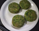 A picture of step 2 of Peas tikki.