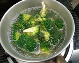 รูปขั้นตอนการทำที่ 1 ของ Broccoli Egg Mayo-Salad