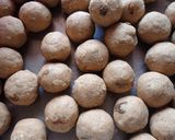 बुद्धिवर्धक अक्रोडाचे लाडू (akrodache ladoo recipe in marathi) रेसिपी स्टेप 5 फोटो 