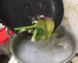 Foto langkah ke 5 dari resep Sup Ayam Pak Min Klaten.