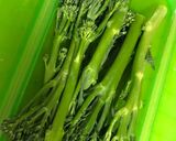 Foto del paso 7 de la receta: Gambones en salsa de ostras y bimi en el microondas con estuche Lékué
