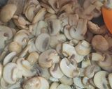 Foto langkah ke 3 dari resep Funghi Trifolati || Tumis Jamur Khas Italia - versi Piedmont.