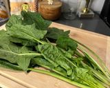 A picture of step 4 of Vietnamese Spinach Soup with Shrimp Balls (Canh Rau Tôm Viên).