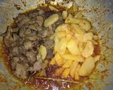 Foto langkah ke 4 dari resep Sambal Goreng Hati Kentang 2.
